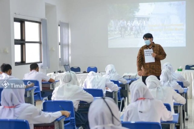 Fenomena Guru Bahasa Gagap Menulis Jadi Sorotan, Cerminkan Kompleksitas Pendidikan