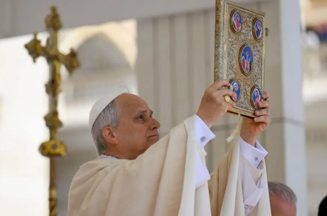 Presiden Iran Kecam Keras Pernyataan Trump yang Hina Paus Leo XIV di Tengah Ketegangan Global