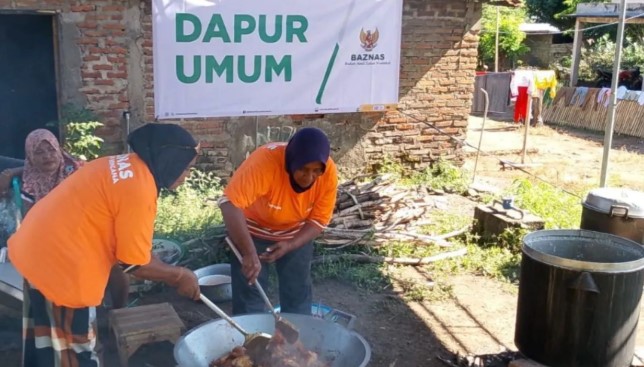 Baznas Salurkan 800 Porsi Makanan untuk Penyintas Gempa di Flores Timur