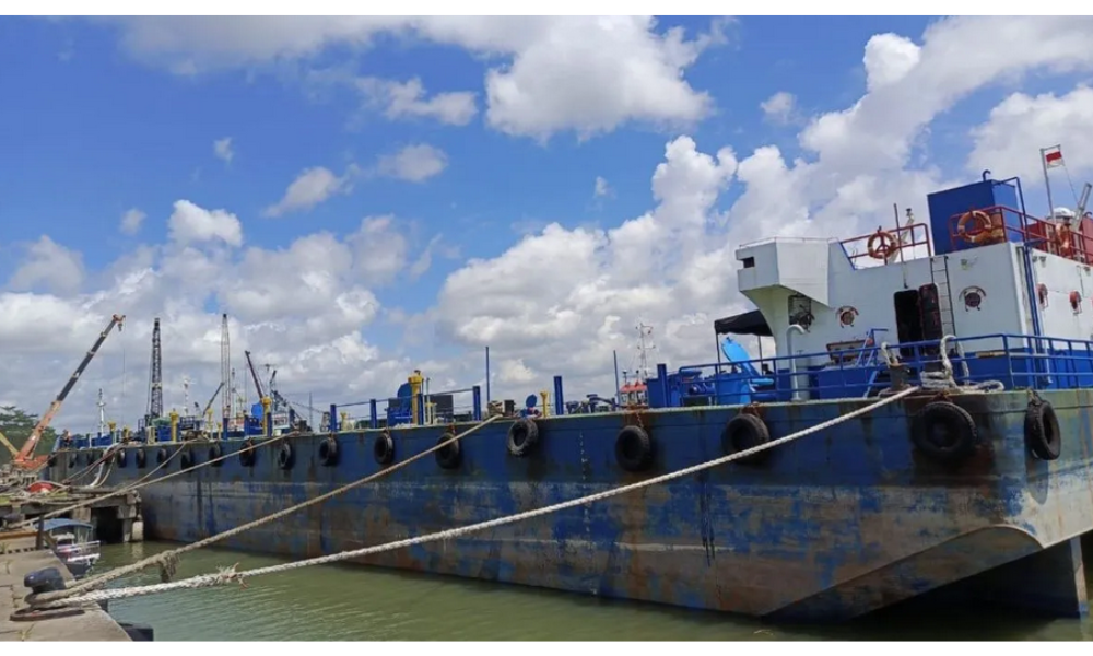 Antisipasi Minyak Tumpah, Otoritas Pelabuhan Babel Pasang Oil Boom