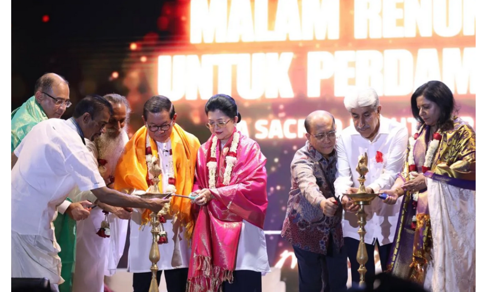 Pramono Anung Tekankan Kedamaian Dimulai dari Individu dalam Renungan Suci di Monas