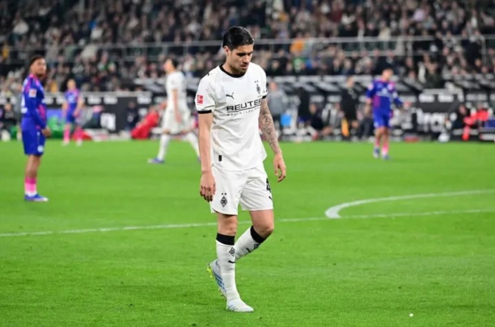 Kevin Diks Cedera, Borussia Moenchengladbach Gagal Menang Usai Ditahan Mainz 1-1