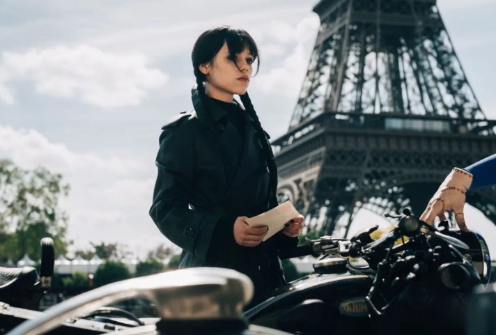 Serial “Wednesday” Musim Ketiga Tambahkan Paris sebagai Latar Baru Cerita