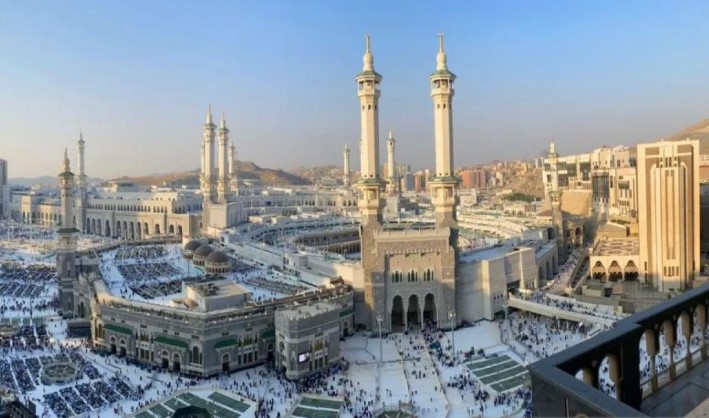 Masjidil Haram dan Masjid Nabawi Tetapkan Rencana Pelayanan Haji 2026 Berbasis AI dan Multibahasa