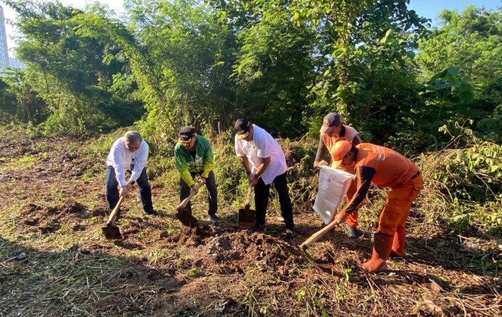 Rano Karno Pimpin Kerja Bakti untuk Atasi Parkir Liar di Depo MRT Lebak Bulus