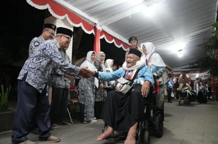 Wabup Sleman Lepas 354 Calon Haji Kloter 3-YIA, Tekankan Nilai Spiritual dan Sikap Santun