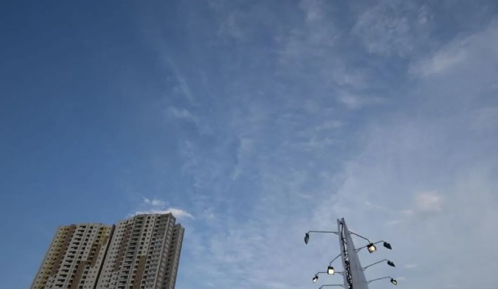 BMKG Prediksi Jakarta Diguyur Hujan Ringan pada Sabtu Sore hingga Malam Hari