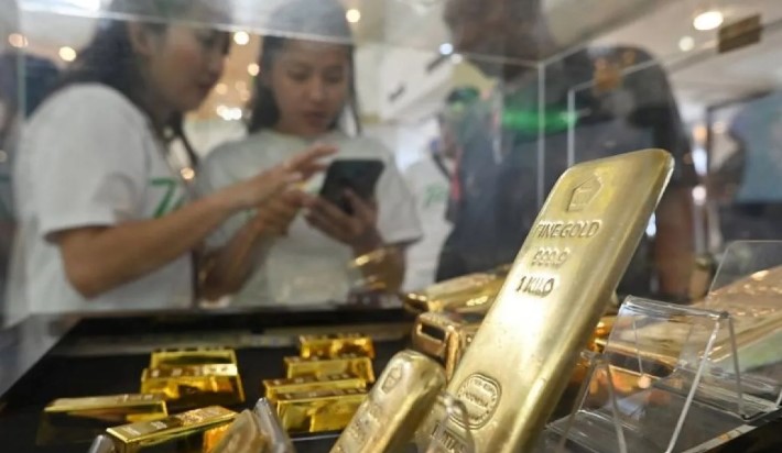 Harga Emas Pegadaian Fluktuatif, UBS Naik, Galeri24 Turun, Antam Stabil di Level Tinggi