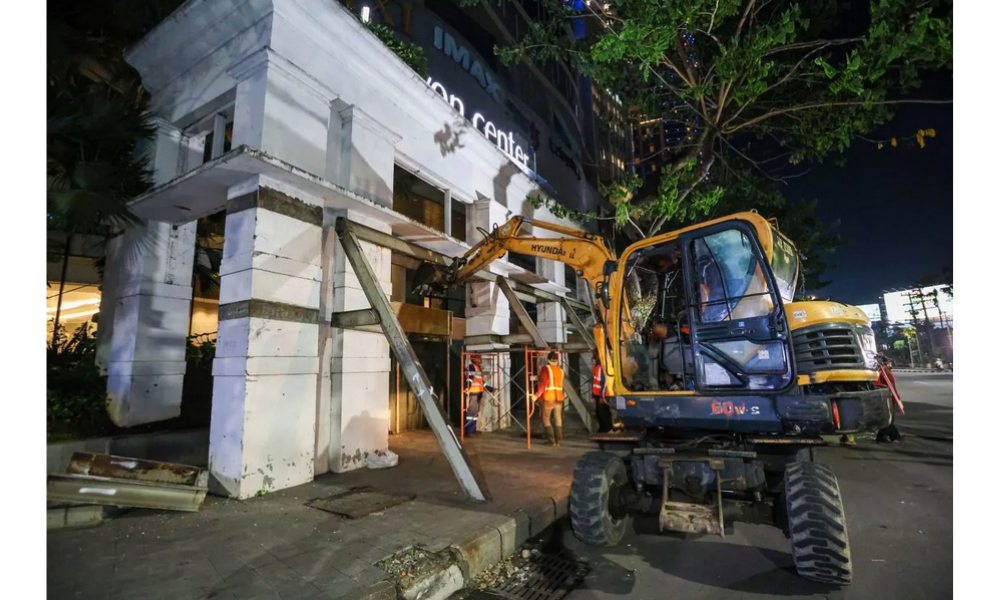 Pembongkaran Fasad Eks Toko Nam Surabaya Jadi Simbol Penataan Kota dan Penegasan Sejarah Autentik