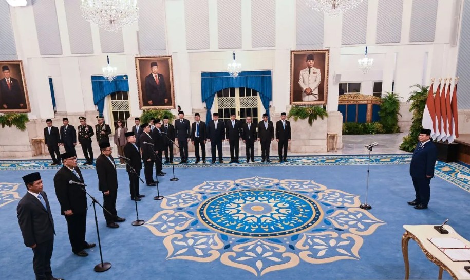 Prabowo Lantik Dudung Abdurachman sebagai Kepala Staf Kepresidenan di Istana Negara