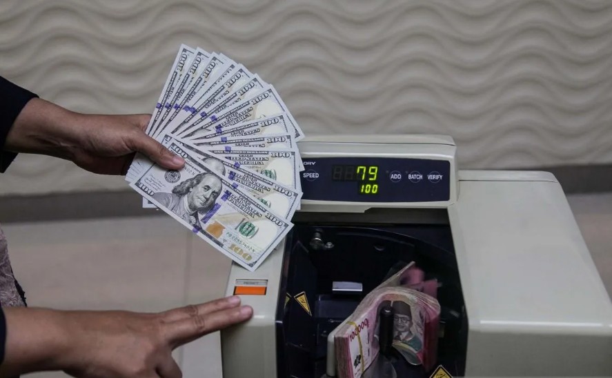 Rupiah Menguat Tipis ke Rp17.211 per Dolar AS Dipicu Harapan Damai AS-Iran