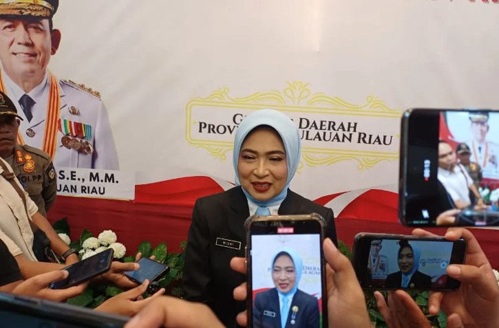 Gubernur Kepri Lantik Misni sebagai Sekda, Catat Sejarah Perempuan Pertama di Jabatan Tertinggi Birokrasi
