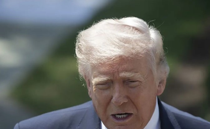 Trump Klaim Iran Nyaris Runtuh dan Desak Pembukaan Selat Hormuz Secepatnya