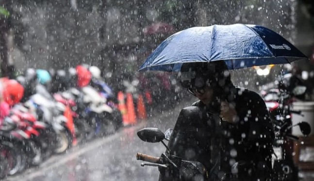 BMKG Prakirakan Hujan Guyur Seluruh Wilayah Jakarta pada Kamis Sore
