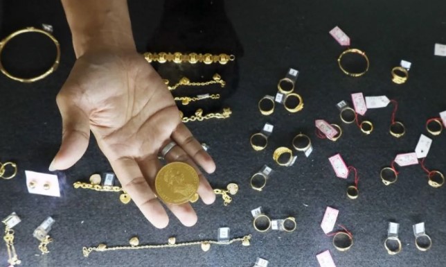 Harga Emas Pegadaian Kompak Turun, UBS, Antam, dan Galeri24 Melemah pada Kamis Pagi