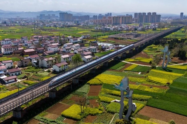 Lonjakan Libur May Day, Kereta Api China Siap Layani 158 Juta Penumpang dalam Delapan Hari