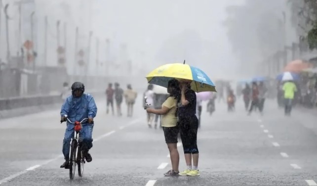 BMKG Peringatkan Hujan Lebat hingga Sangat Lebat Ancam Sejumlah Wilayah Indonesia Hari Ini