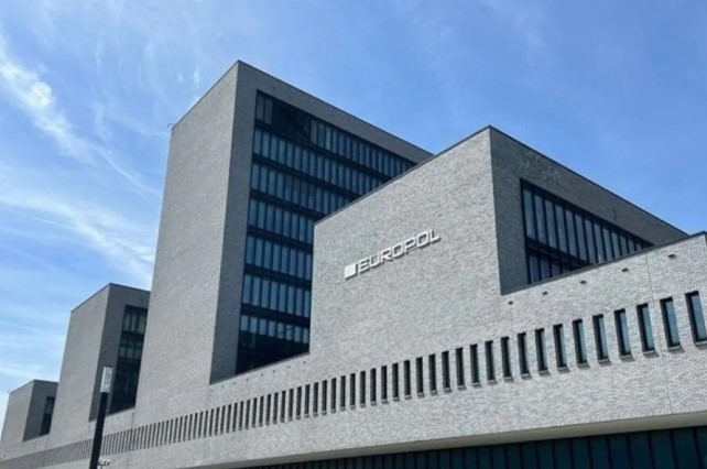Europol Tangkap 280 Orang dalam Kasus Perekrutan Anak untuk Kejahatan Terorganisir