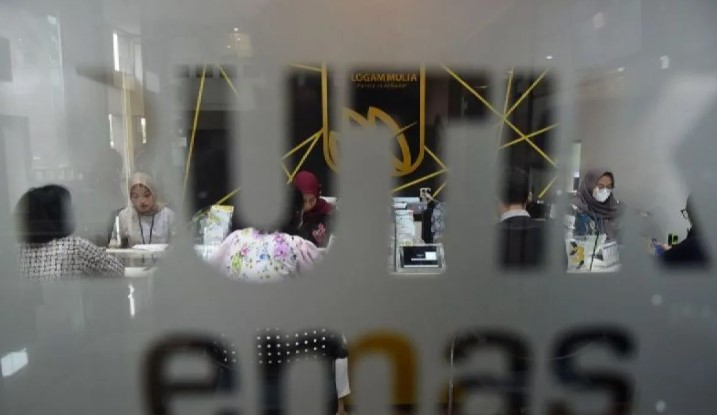 Harga Emas Pegadaian Awal Mei Berfluktuasi, UBS dan Galeri24 Naik, Antam Turun
