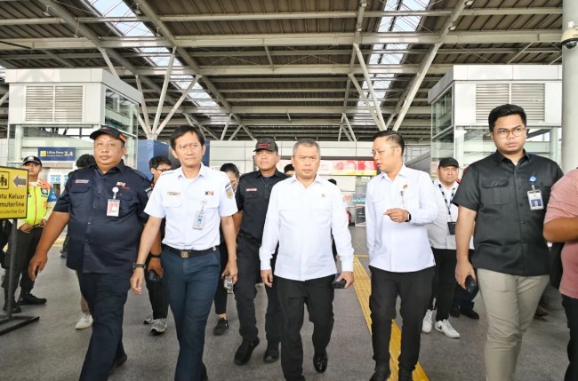 Penertiban Perlintasan Sebidang Dipercepat, Pemerintah Targetkan Keselamatan Kereta Api Meningkat
