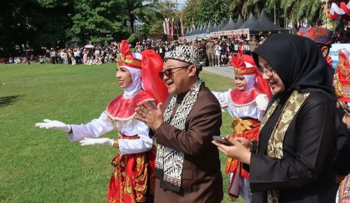 Mendikdasmen Abdul Mu'ti Tegaskan Pendidikan Harus Mencerdaskan Bangsa pada Hardiknas 2026