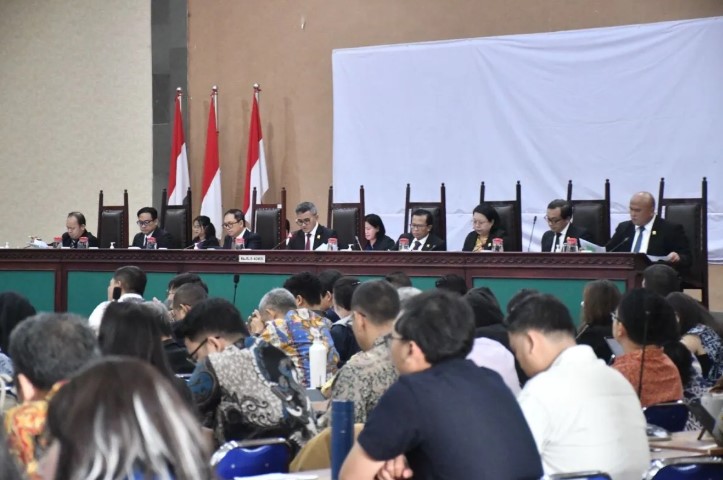 Mantan Ketua KPPU Kritik Putusan Denda Rp755 Miliar terhadap 97 Pinjaman Daring