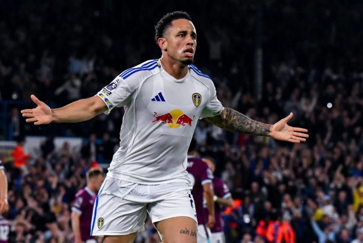 Leeds United Menjauh dari Zona Degradasi Usai Kalahkan Burnley 3-1 di Elland Road