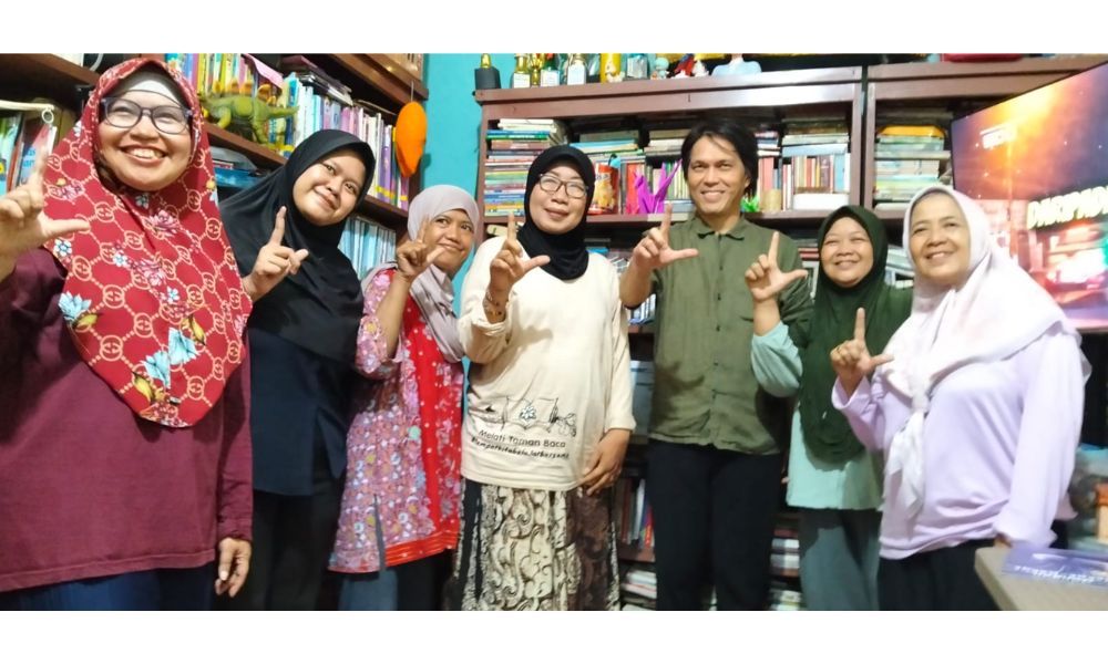 DPR Buka Peluang Lulusan Non-Kependidikan Jadi Guru, Wajib Ikuti Pelatihan Pedagogi