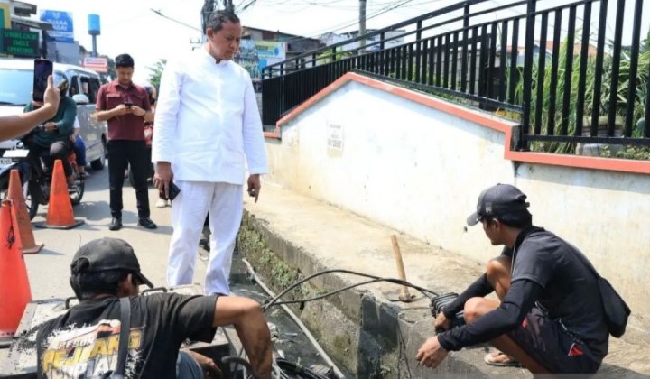 Wali Kota Bekasi Tindak Tegas Galian Kabel Ilegal yang Picu Kemacetan Parah di Jalan Jatiasih