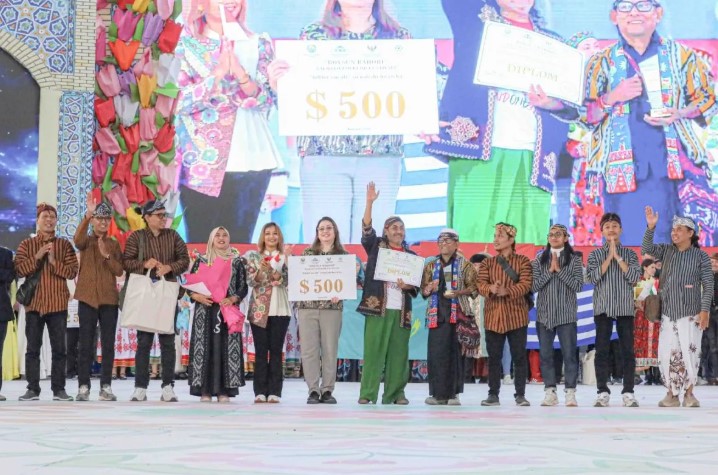 Ki Ageng Ganjur Ukir Prestasi Internasional Lewat Penghargaan Festival Boysun Bahori Uzbekistan