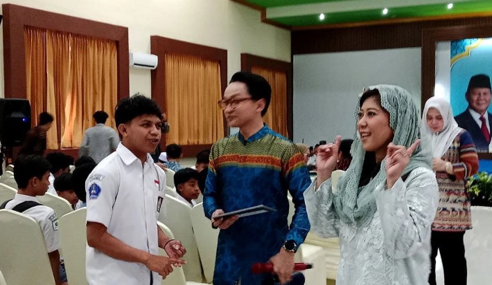 Menteri Komdigi Edukasi Pelajar di Lombok untuk Perkuat Penerapan PP Tunas