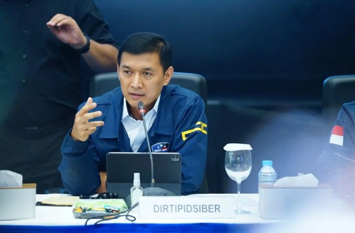 Polri Tangkap Buronan Interpol Kasus Penipuan Daring Lintas Negara di Bandara Soekarno-Hatta
