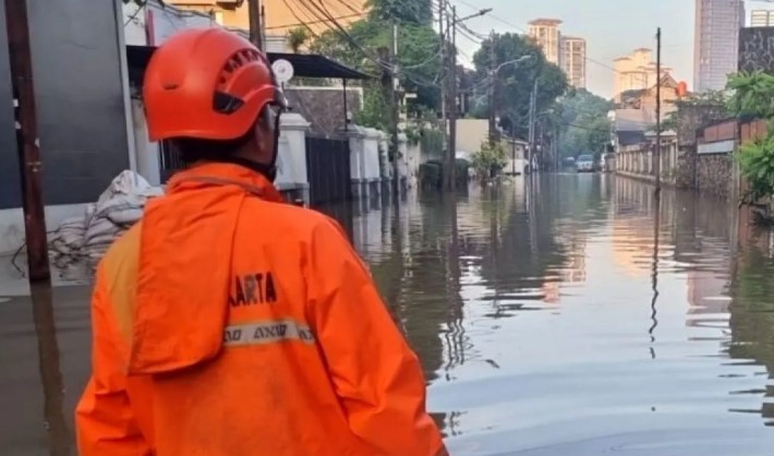 Banjir Rendam 115 RT di Jakarta, Air Capai 2,4 Meter Akibat Luapan Sejumlah Kali
