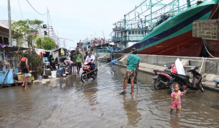 BPBD DKI Tetapkan Pintu Air Angke Siaga 1, Warga Diminta Waspada Banjir Susulan