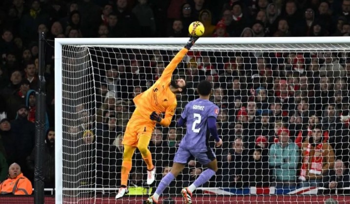 Alisson Becker Dikabarkan Semakin Dekat Bergabung dengan Juventus pada Musim Panas