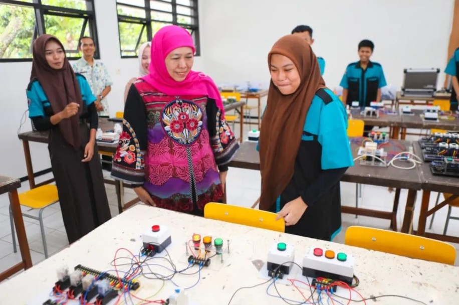 Khofifah Sebut Keterserapan Lulusan SMK Jatim Capai 91,46 Persen Lewat Program BMW