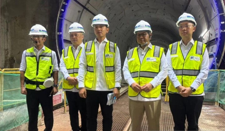Pramono Dampingi Gibran Tinjau Proyek MRT Harmoni, Progres Sudah Capai 92 Persen
