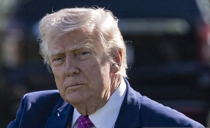 Trump Pertimbangkan Lanjutkan Operasi Militer di Timur Tengah Usai Konflik Selat Hormuz Memanas