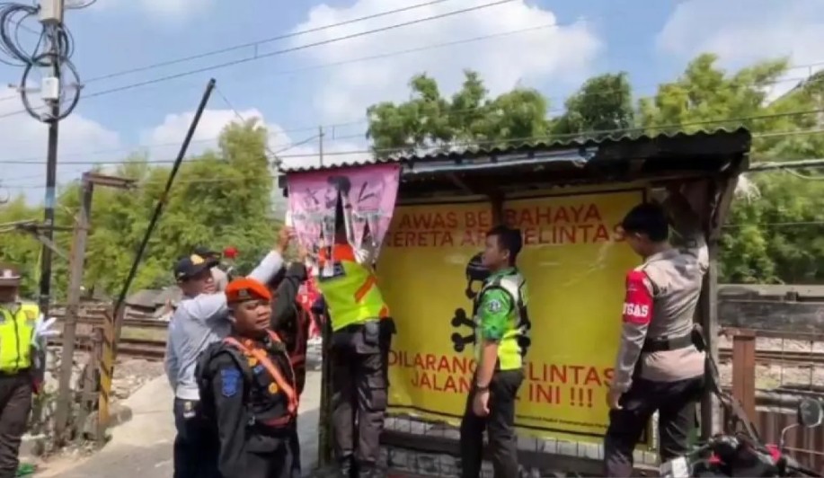 Pemkot Jakarta Selatan Siapkan Penutupan 11 Perlintasan Kereta Api Liar di Tebet dan Cawang