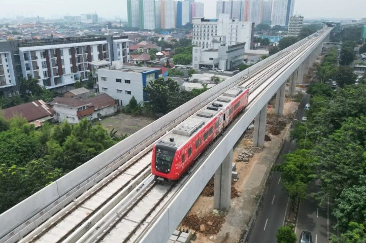 Pramono Pastikan Pembangunan LRT Velodrome-Manggarai Utamakan Keamanan Jelang Operasi Penuh