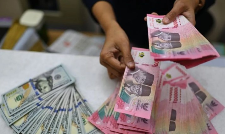 Rupiah Diprediksi Melemah Dipicu Risiko Geopolitik dan Tren Inflasi Global