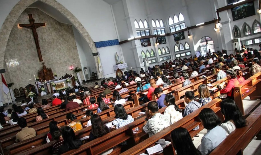 Gereja Katedral Jakarta Gelar Empat Sesi Misa Kenaikan Yesus Kristus, Polda Metro Jaya Perketat Pengamanan 860 Tempat Ibadah