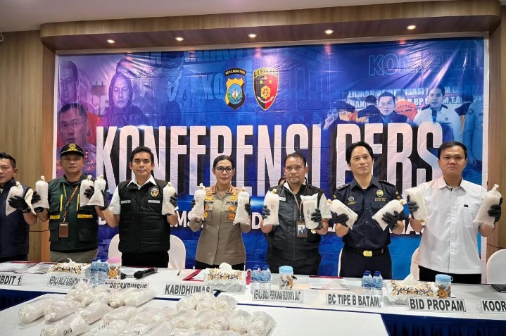 Polda Kepri Gagalkan Penyelundupan 100 Ribu Benih Lobster di Batam, Kerugian Negara Capai Rp10 Miliar