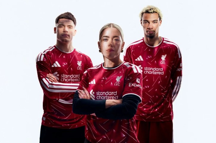 Liverpool Resmi Luncurkan Jersi Kandang Baru Musim 2026/2027 yang Sudah Dijual di Indonesia