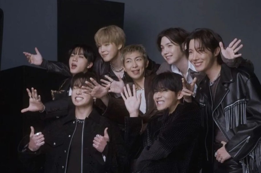 BTS Dipastikan Menggelar Konser Tur Dunia 