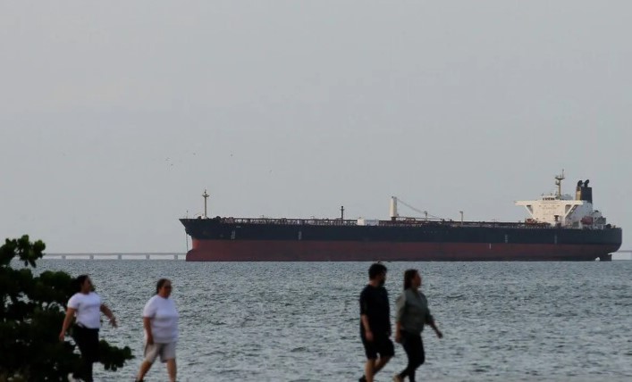 Trump Tolak Rencana Tol Selat Hormuz dan Ancam Ambil Uranium Iran
