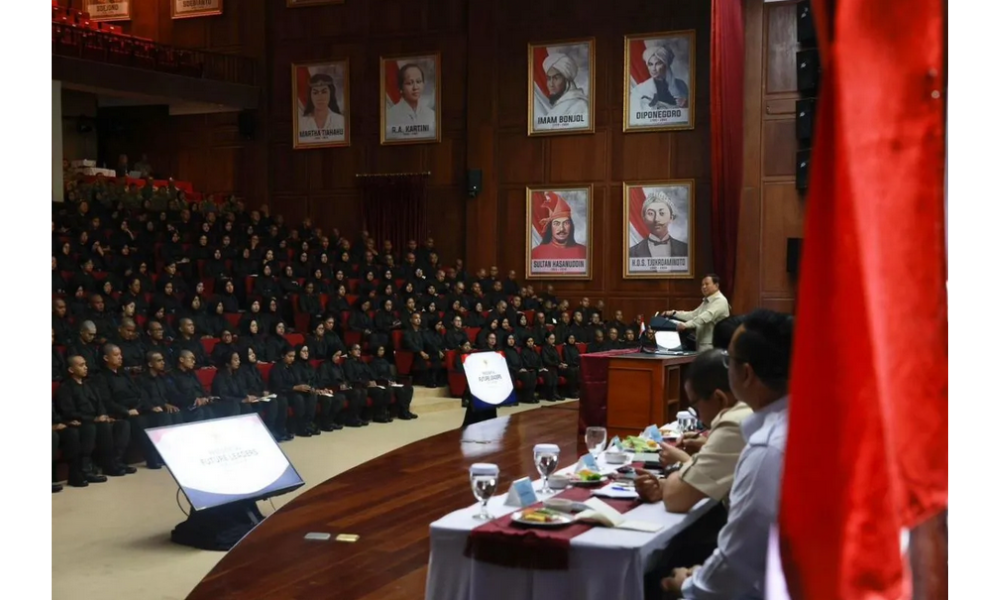 Prabowo Beri Taklimat Peserta Presidential Future Leaders Program 2026 di Hambalang