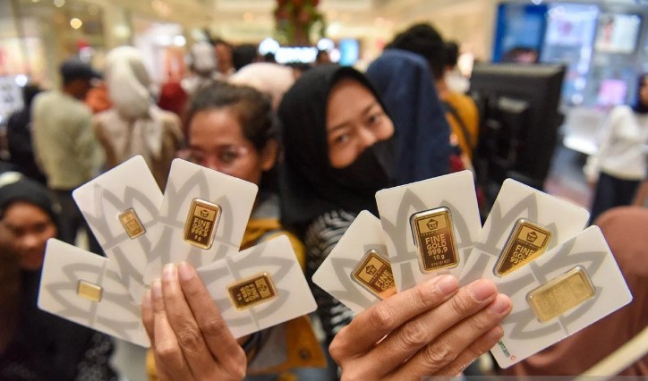 Harga Emas Antam Anjlok Rp31 Ribu, Kini Dibanderol Rp2,754 Juta per Gram