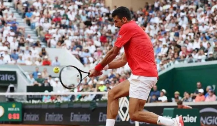 Novak Djokovic Lolos Dramatis ke Babak Ketiga French Open Usai Ditahan Petenis Tuan Rumah