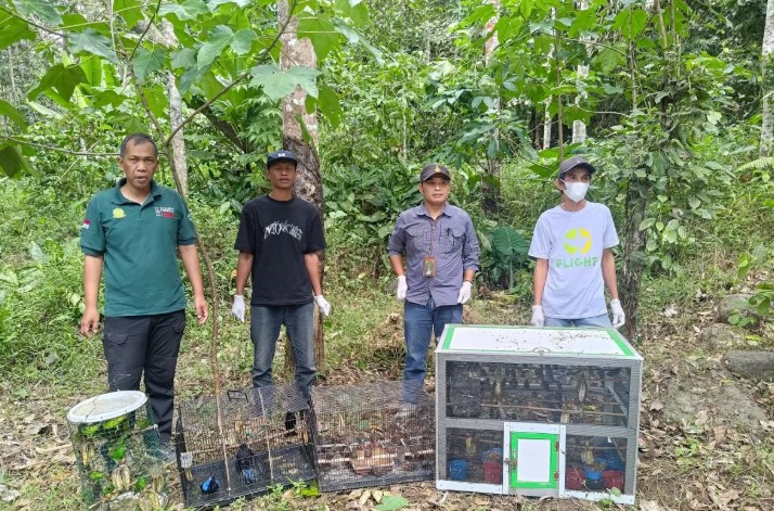 BKSDA dan Polisi Gagalkan Penyelundupan 203 Ekor Burung di Tol Trans Sumatera